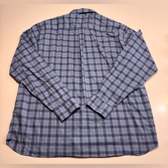Vineyard Vines Men’s On The Go/Tucker Shirts Lot Of 2 Size XLG Blue Lightweight - Picture 3 of 15